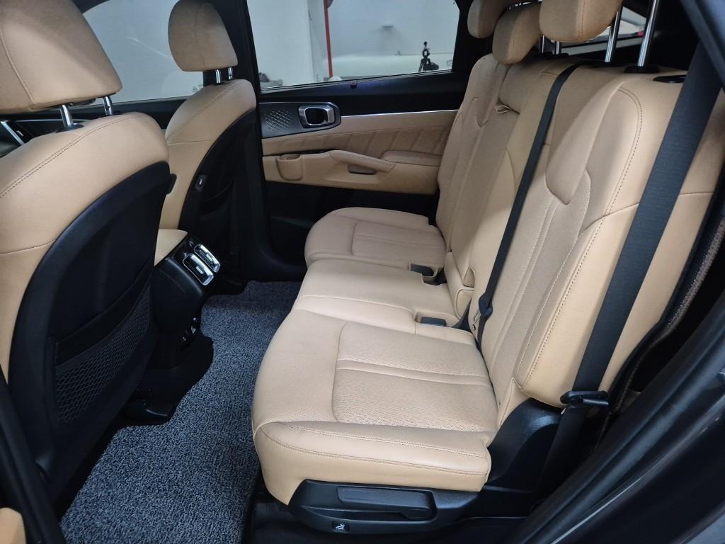 KIA Sorento - Vista 12