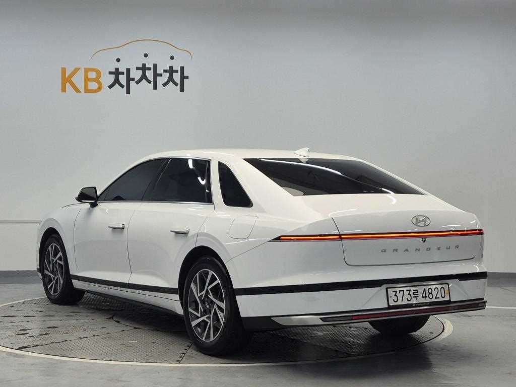 HYUNDAI Grandeur - Vista 2