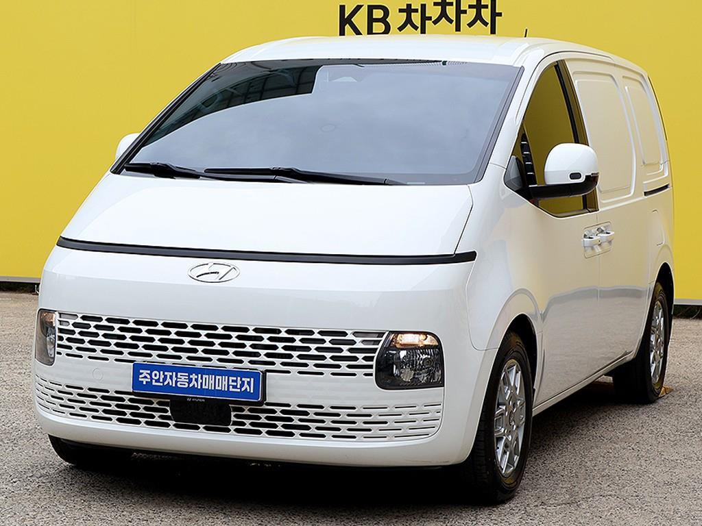 HYUNDAI Staria - Vista 3