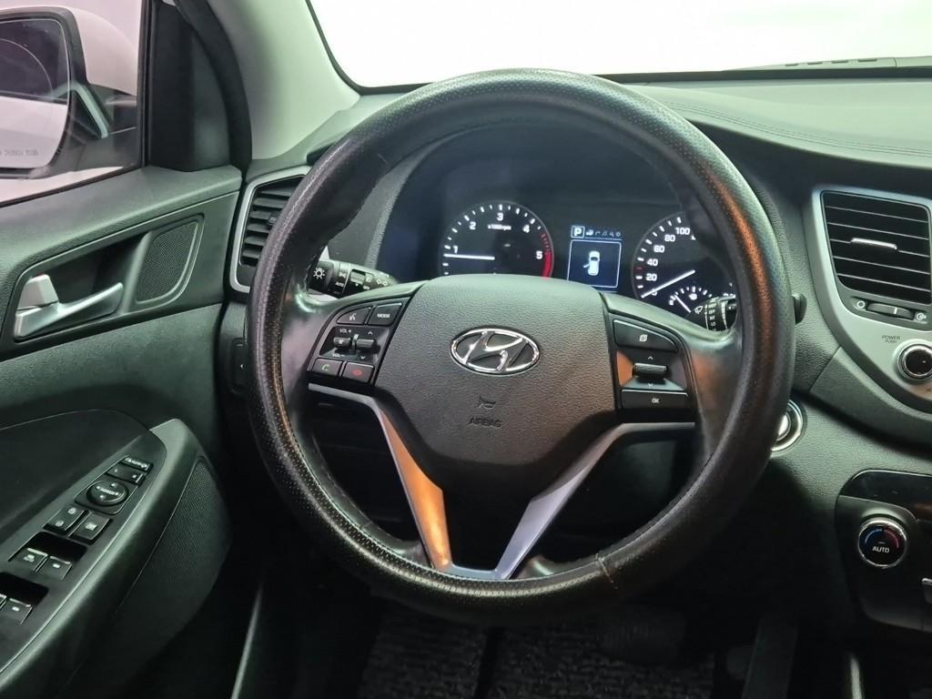 HYUNDAI Tucson - Vista 9
