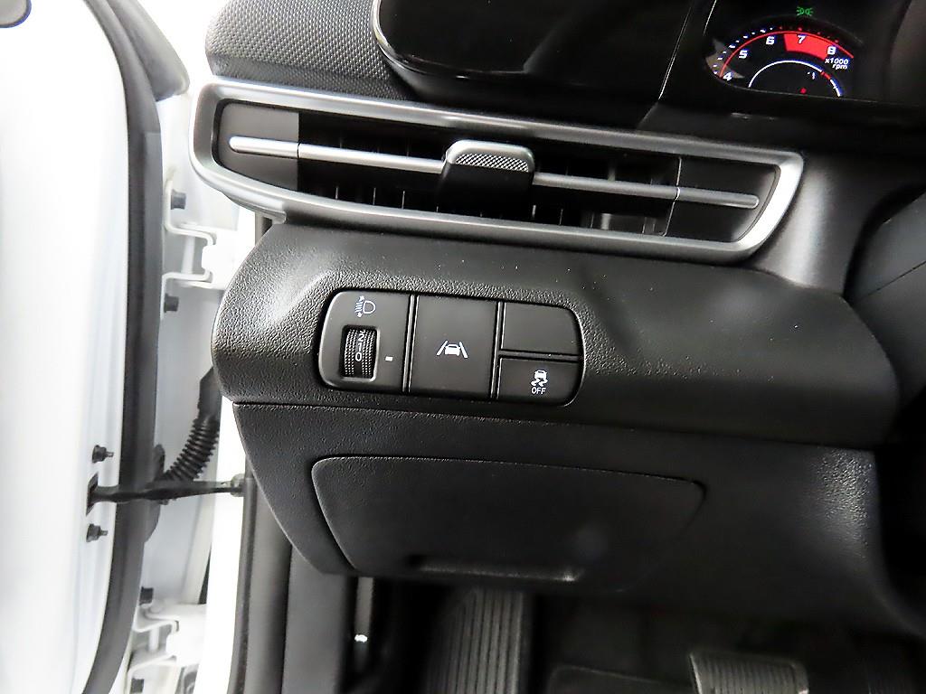 HYUNDAI Avante - Vista 12