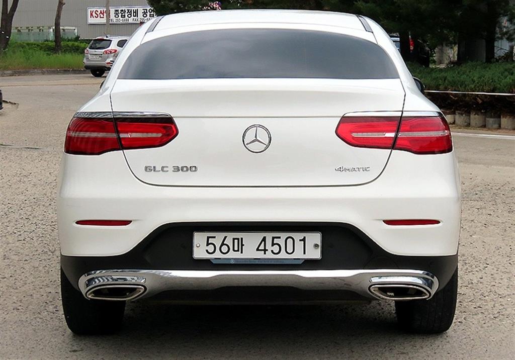 Mercedes Benz GLC Class - Vista 4