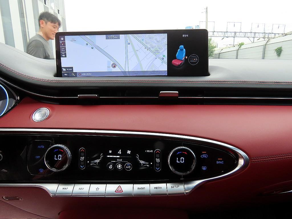 Genesis GV70 - Vista 12