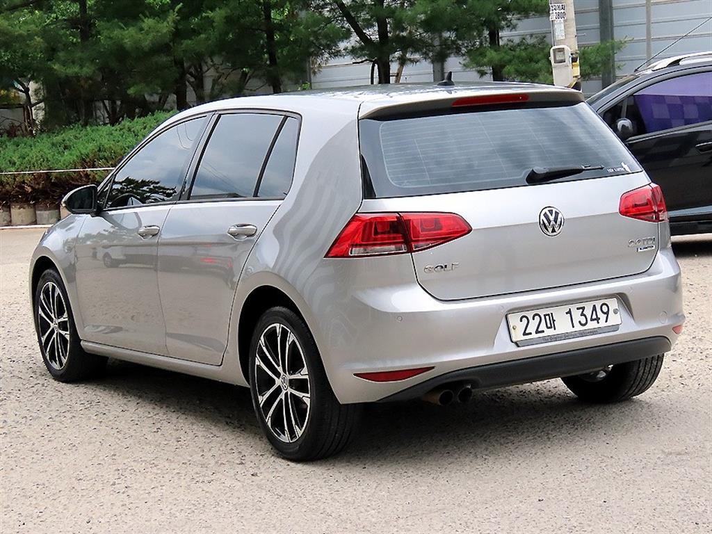 Volkswagen Golf - Vista 3