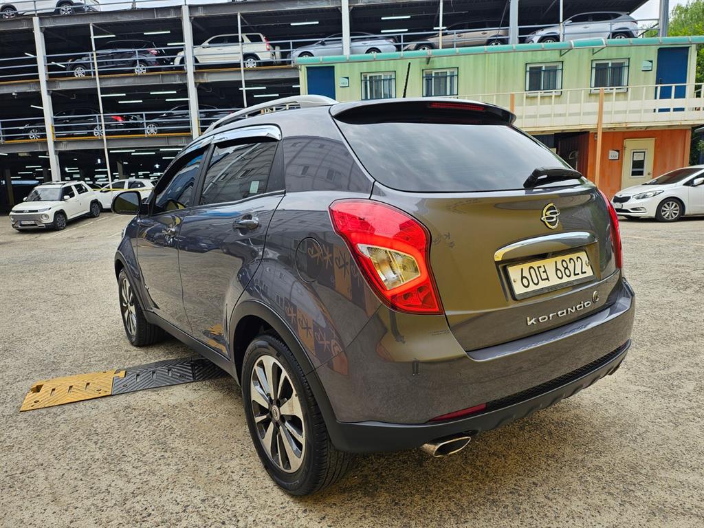 Ssangyong Korando - Vista 5