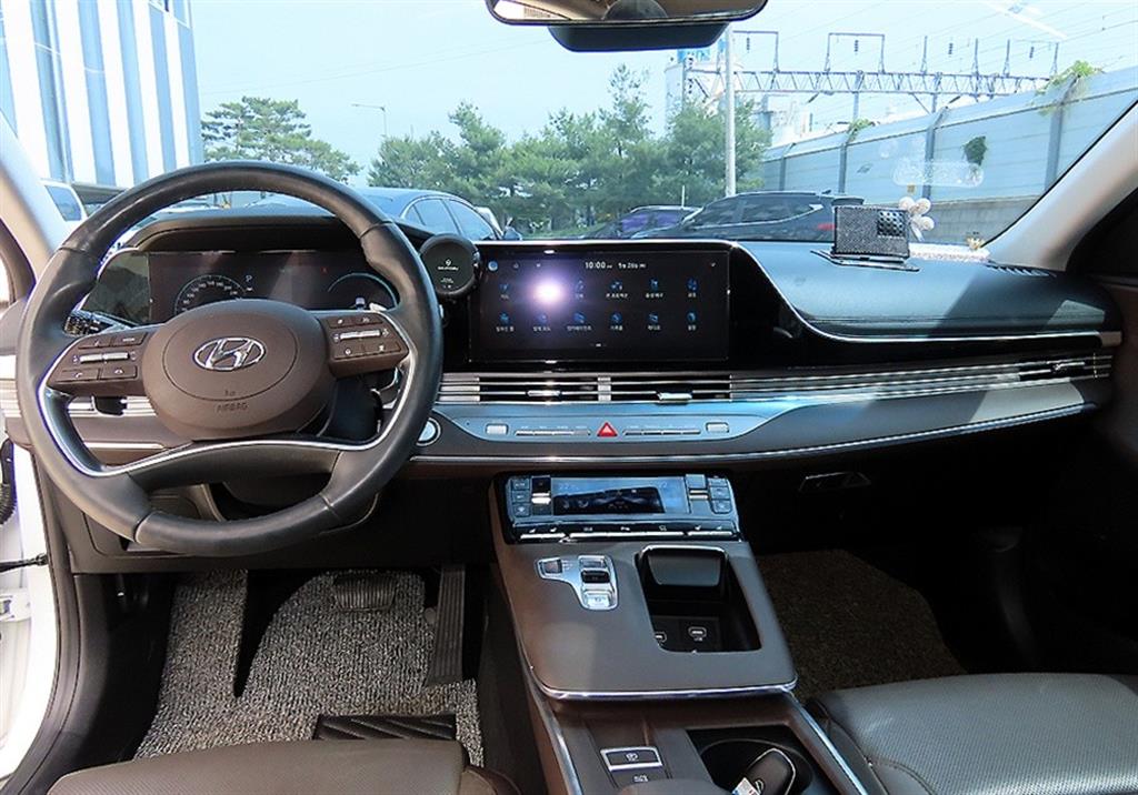 HYUNDAI Grandeur - Vista 7