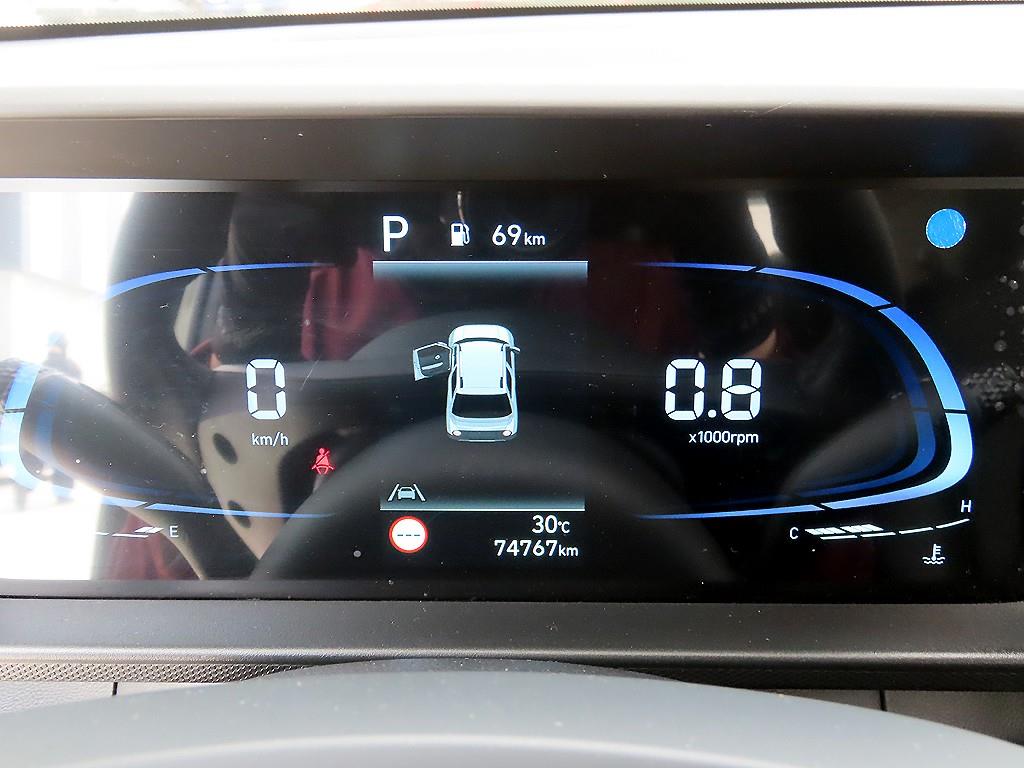 HYUNDAI Casper - Vista 9