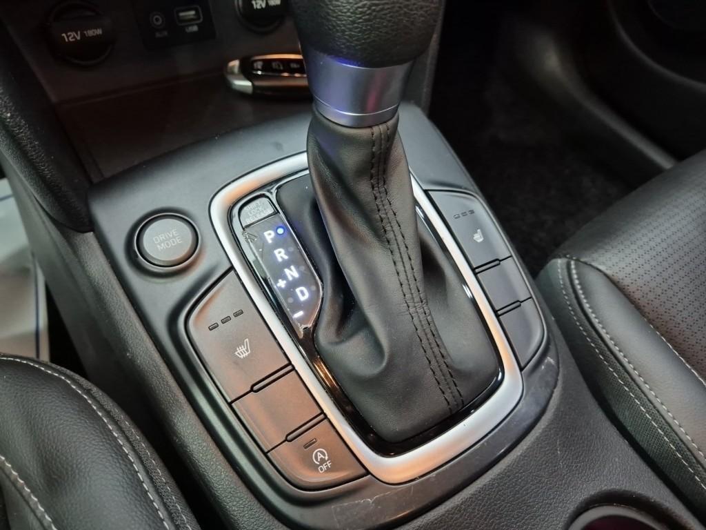 HYUNDAI Kona - Vista 12