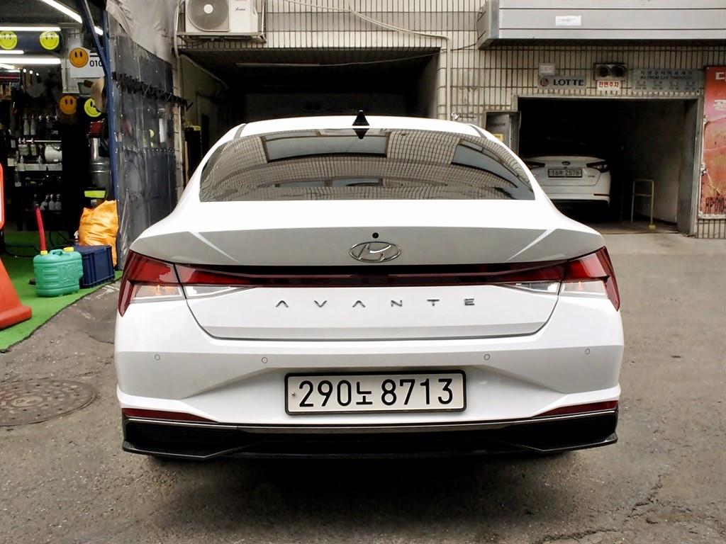 HYUNDAI Avante - Vista 5