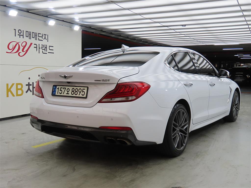Genesis G70 - Vista 4