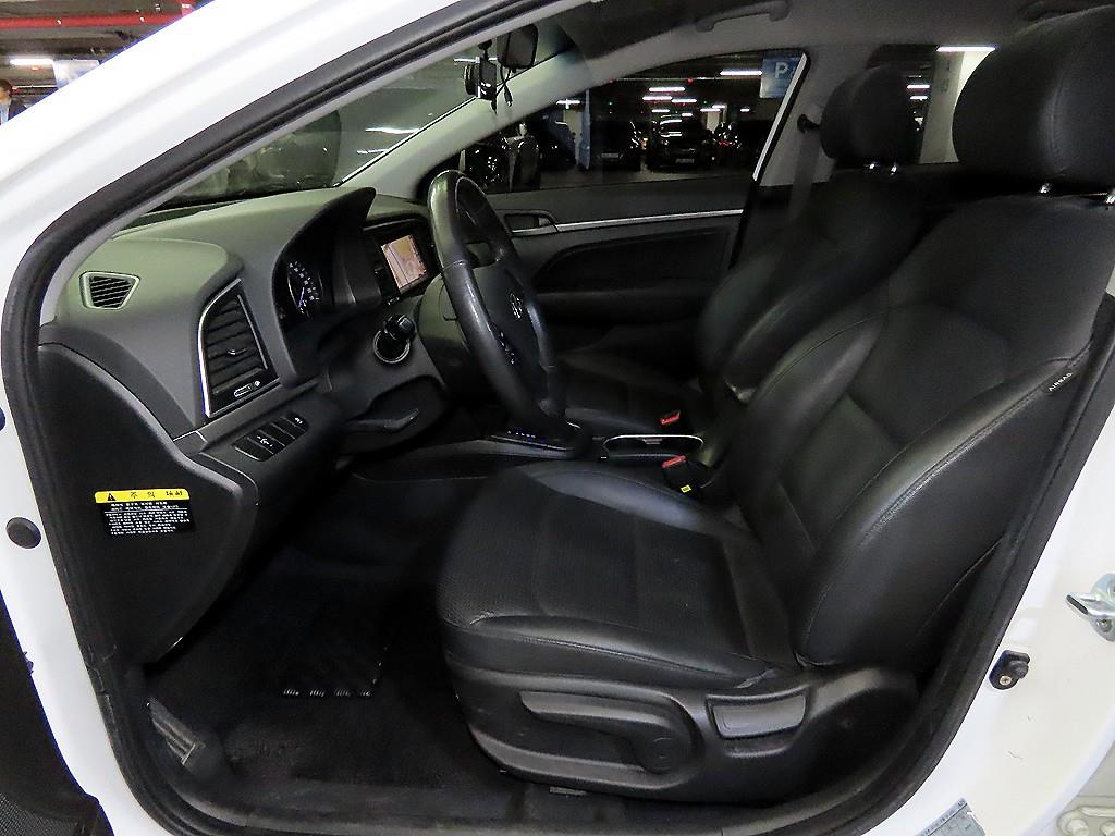 HYUNDAI Avante - Vista 6