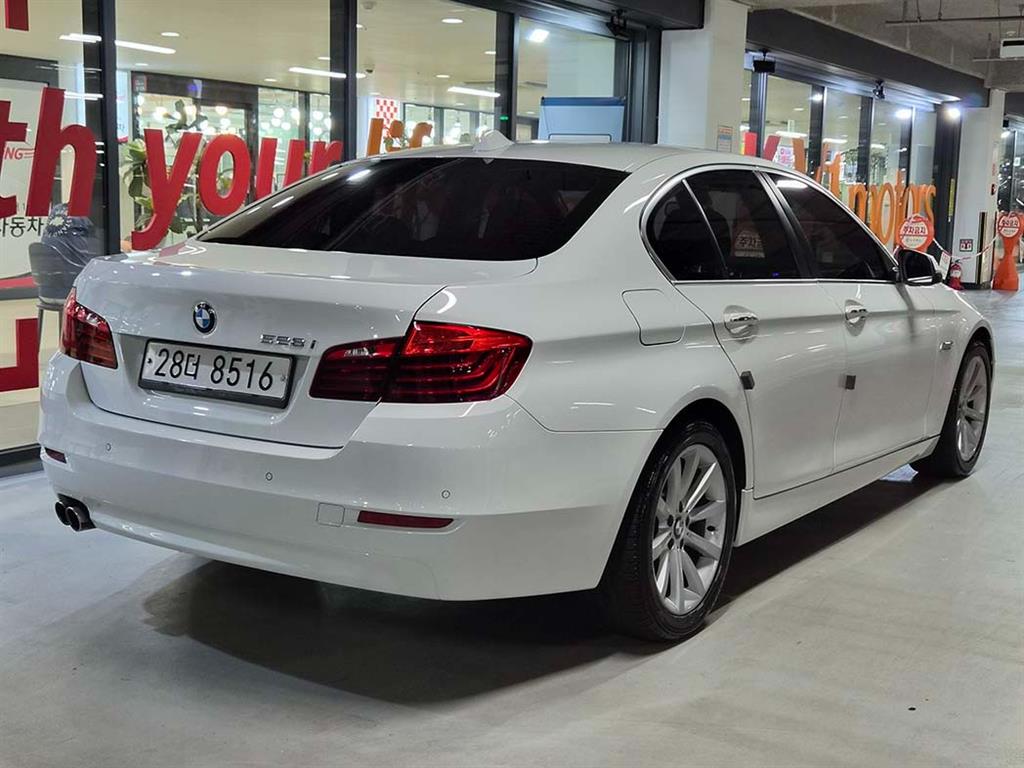 BMW 5 Series - Vista 4