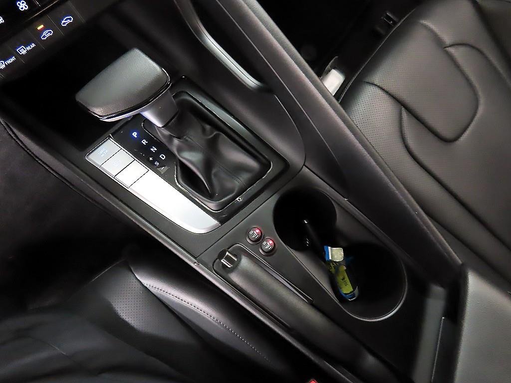 HYUNDAI Avante - Vista 10
