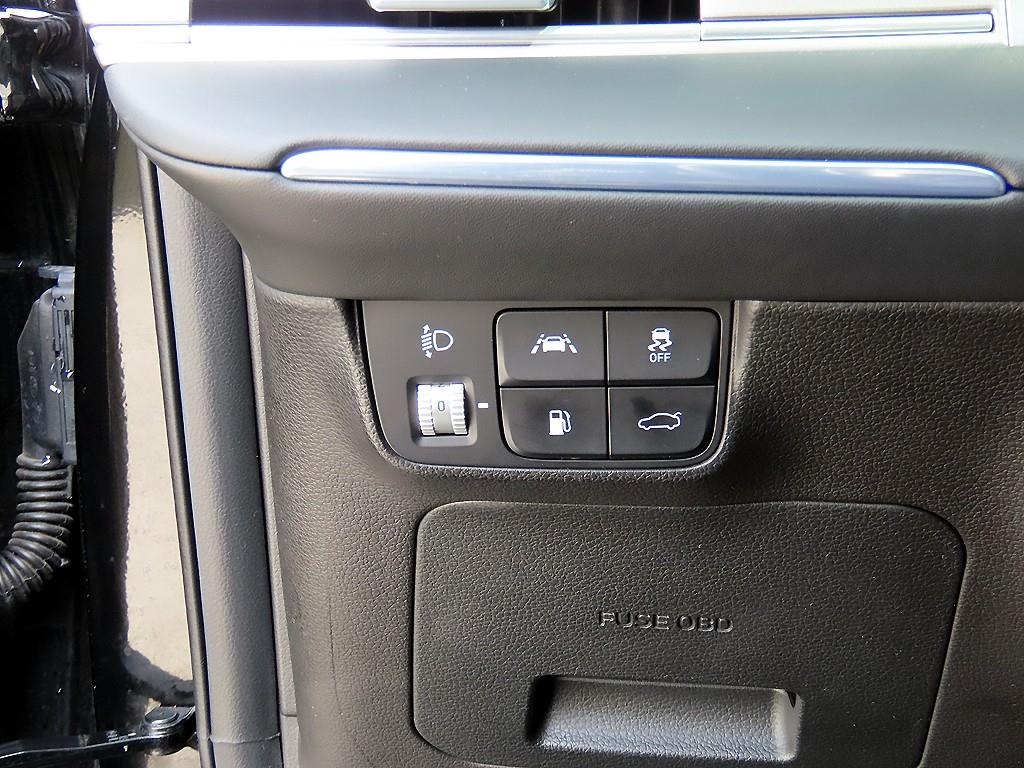 HYUNDAI Grandeur - Vista 12