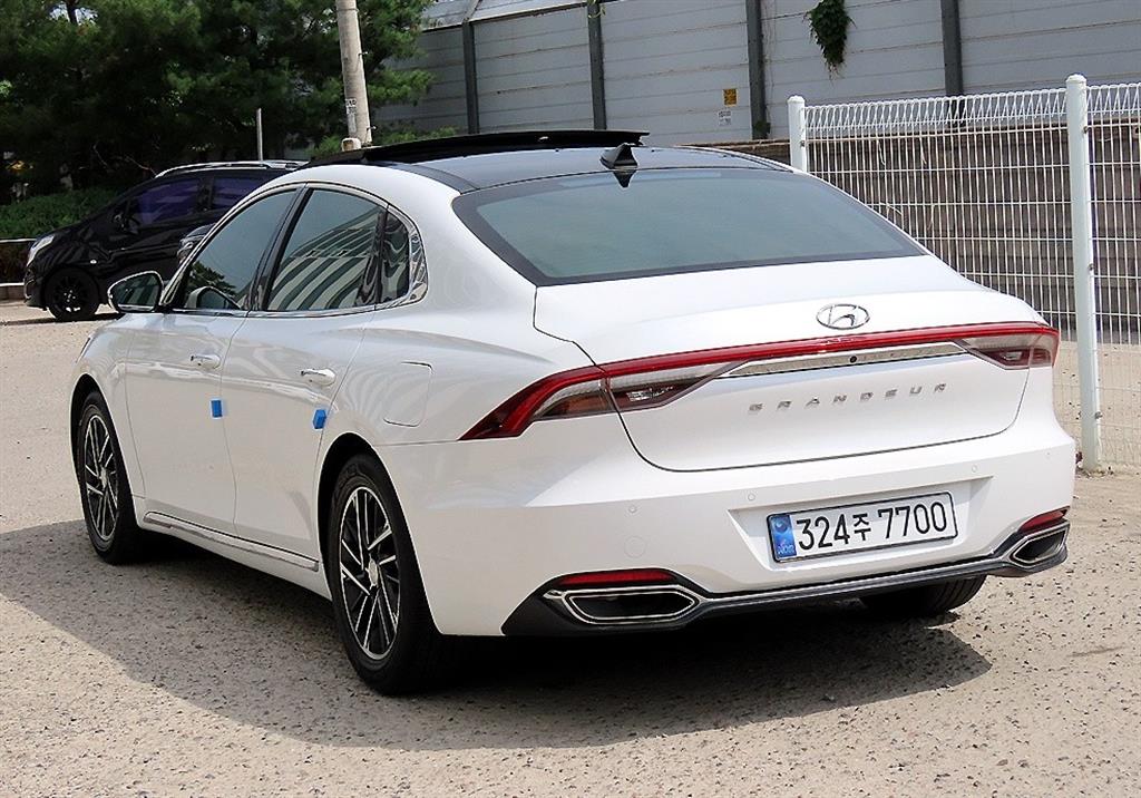 HYUNDAI Grandeur - Vista 3
