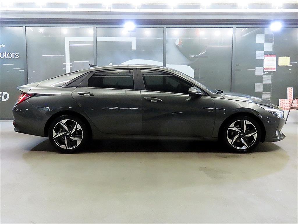 HYUNDAI Avante - Vista 3