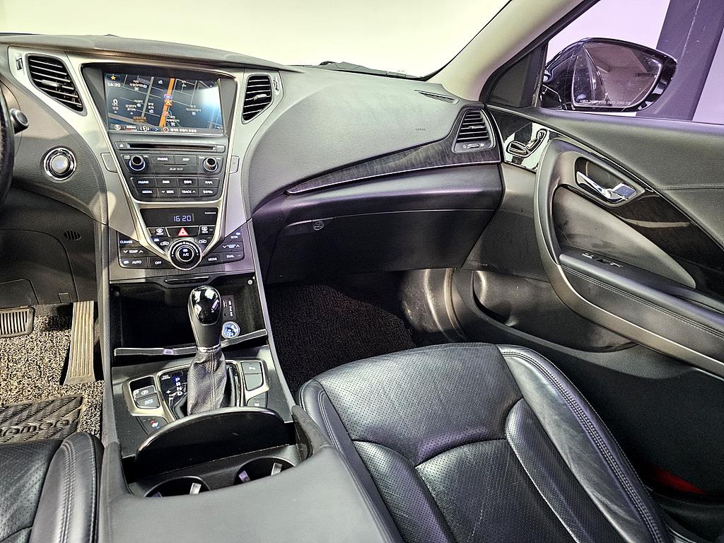 HYUNDAI Grandeur - Vista 10