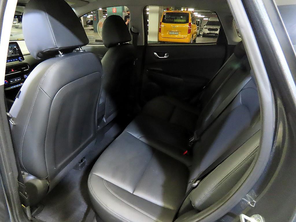 HYUNDAI Kona - Vista 7