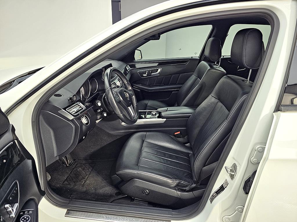 Mercedes Benz E class - Vista 8