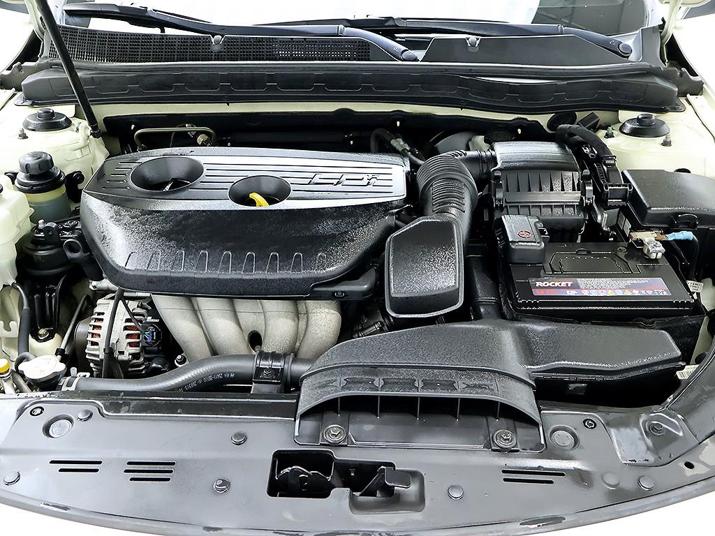 KIA K5 2014 Blanco - Importación desde Corea - HF Imports Iquique - Foto 7