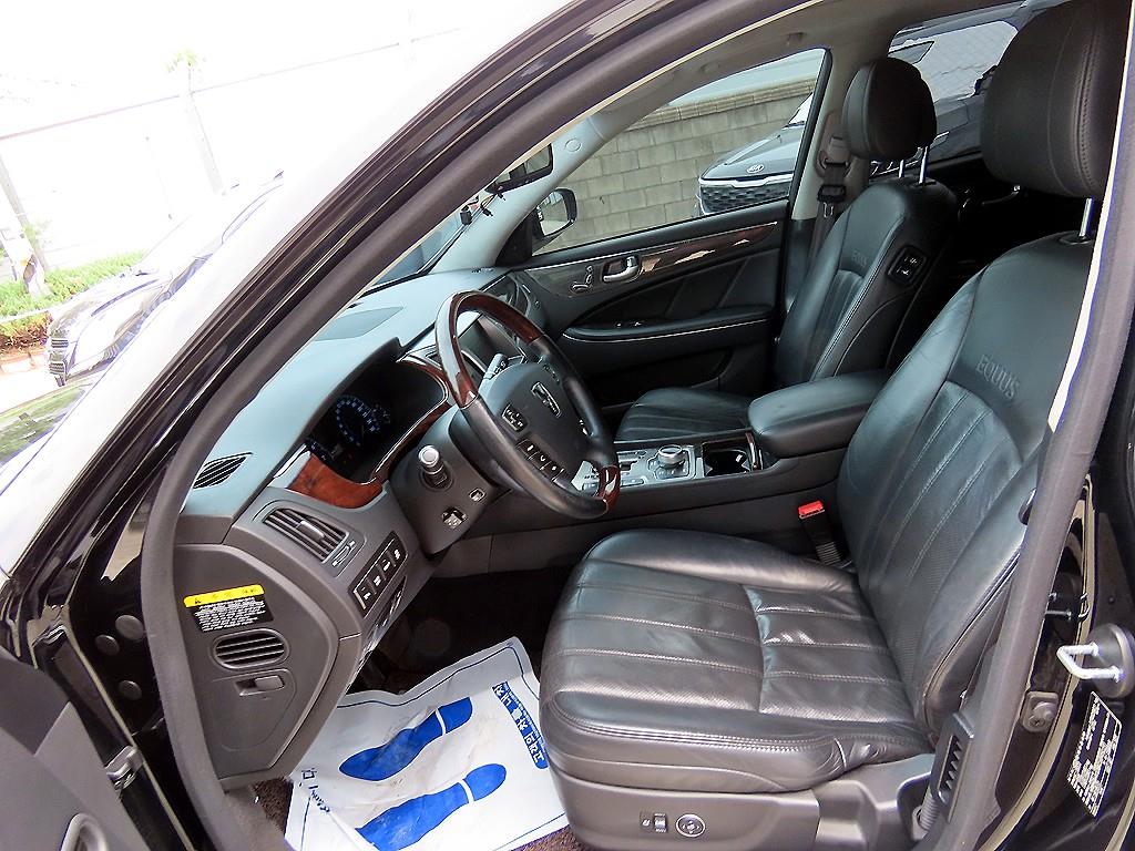HYUNDAI Equus - Vista 5