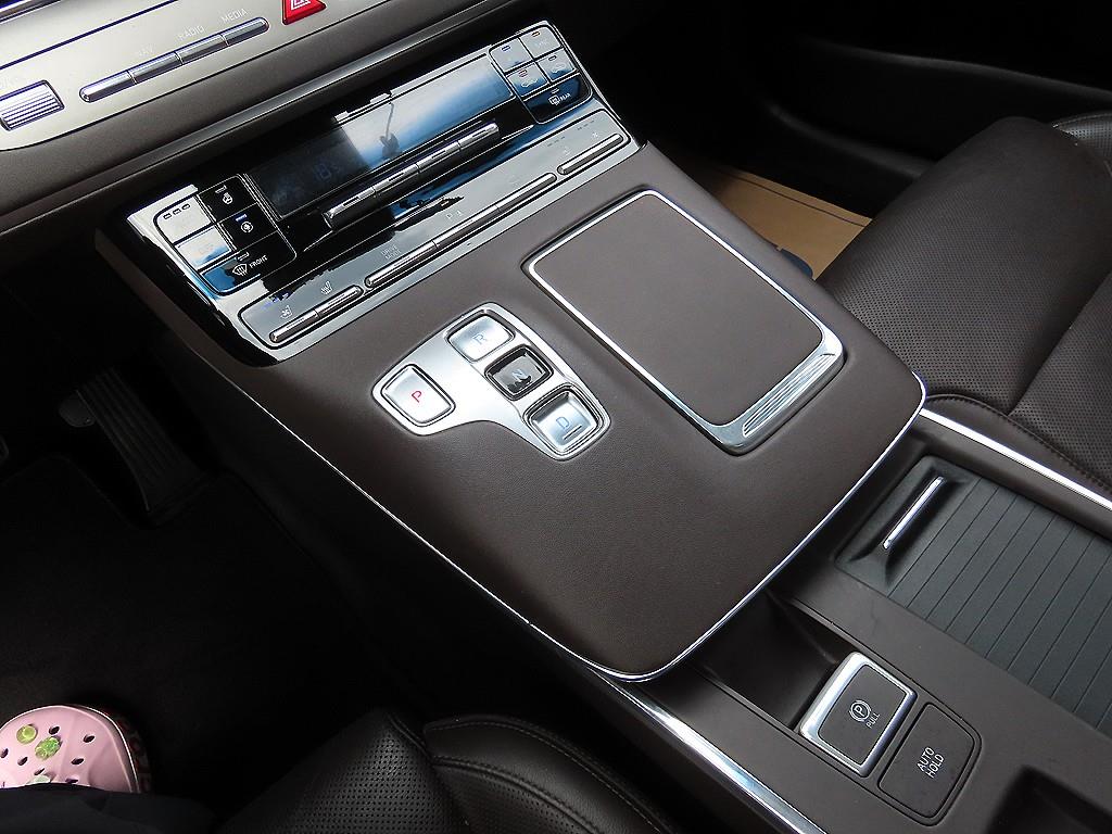 HYUNDAI Grandeur - Vista 10
