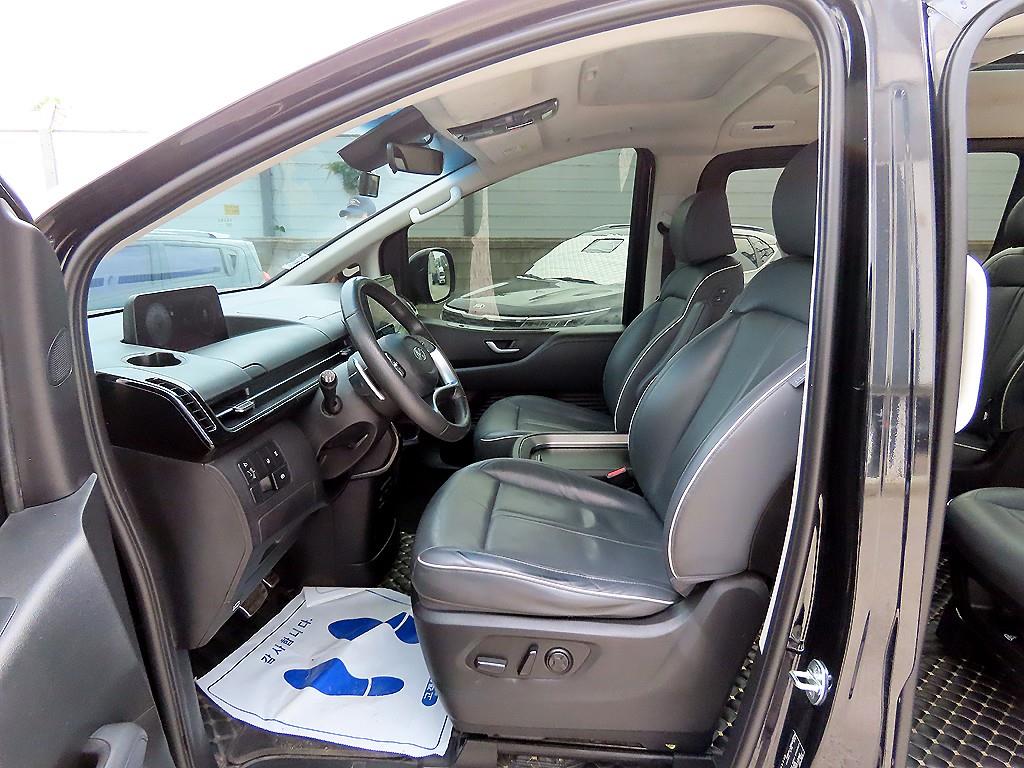 HYUNDAI Staria - Vista 5