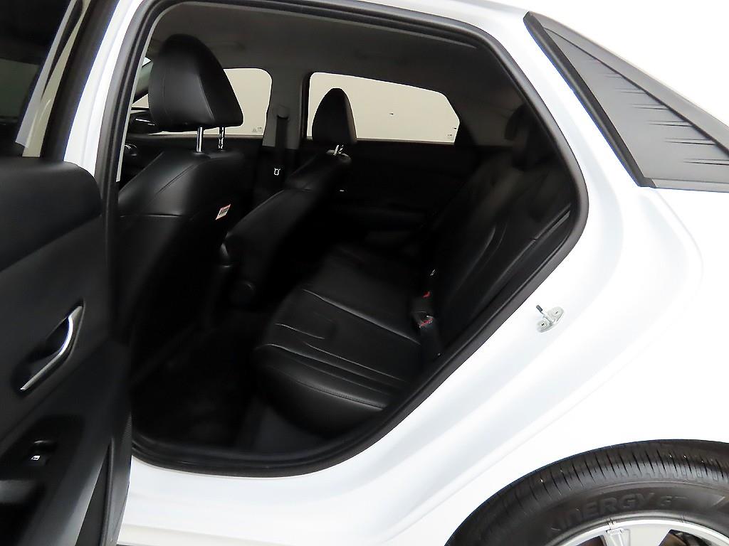 HYUNDAI Avante - Vista 6