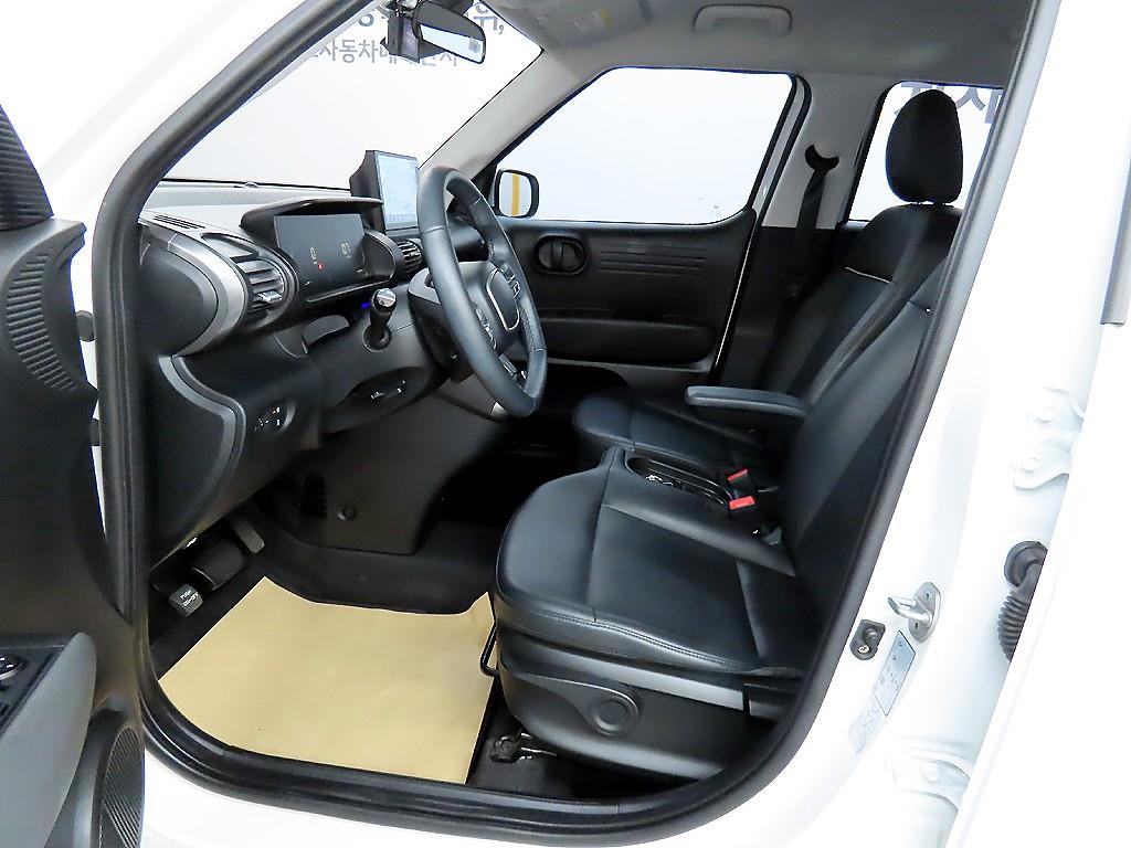 HYUNDAI Casper - Vista 5