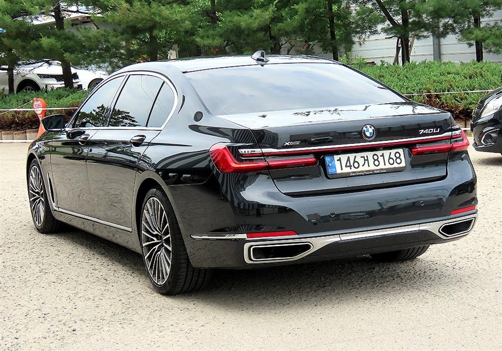 BMW 7 Series - Vista 3