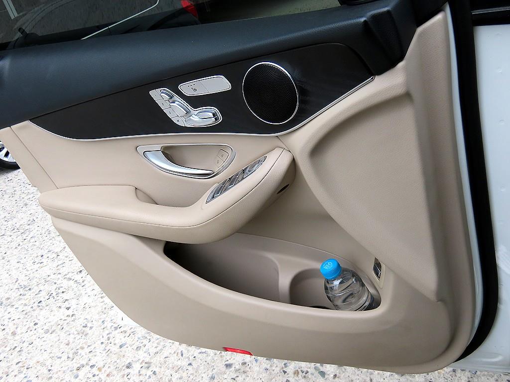 Mercedes Benz GLC Class - Vista 11