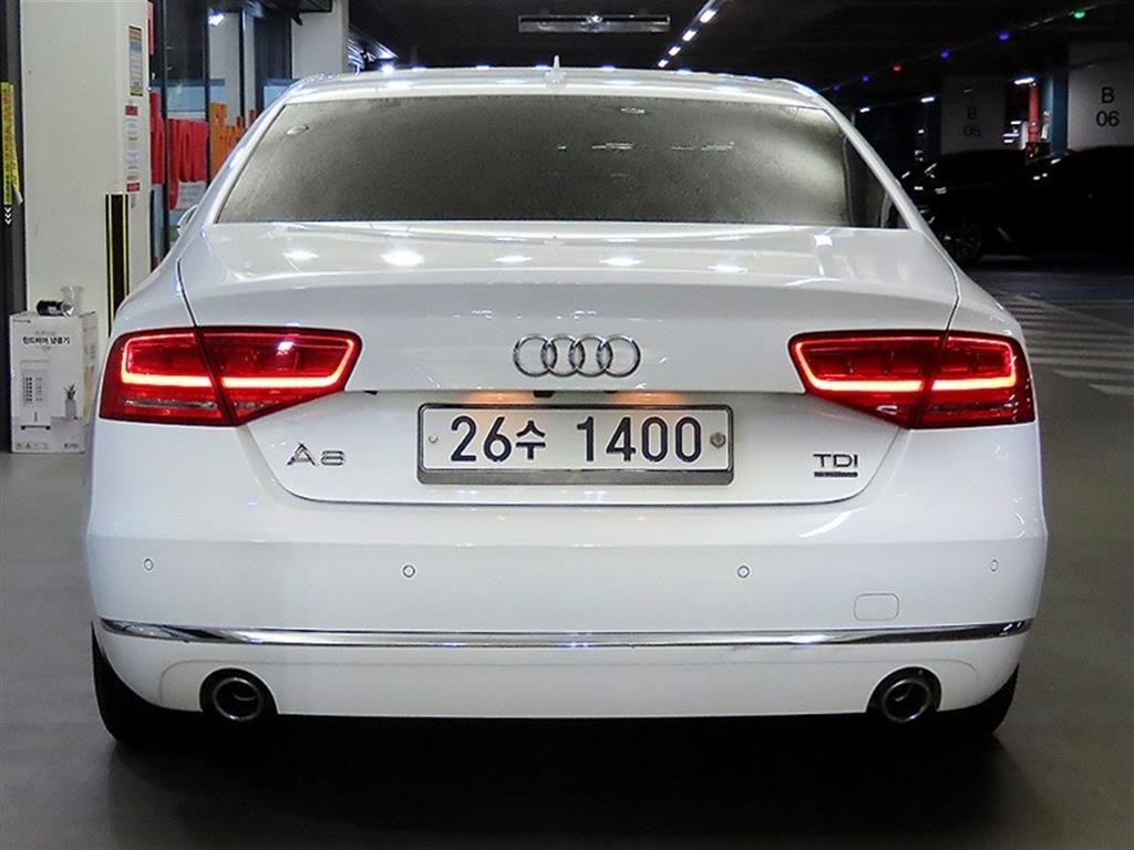 Audi A8 - Vista 5
