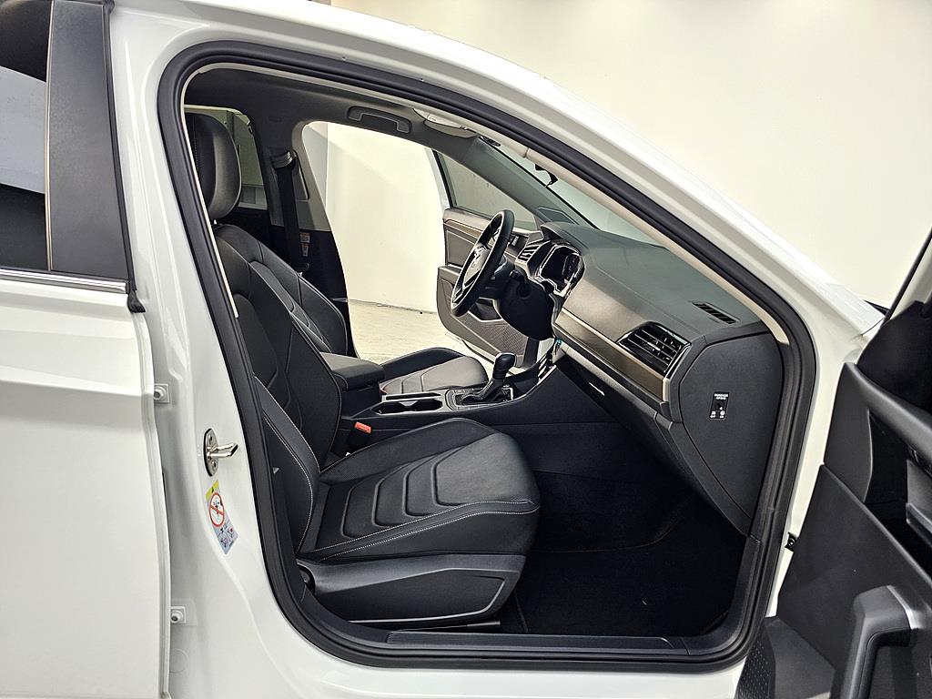 Volkswagen Jetta - Vista 11