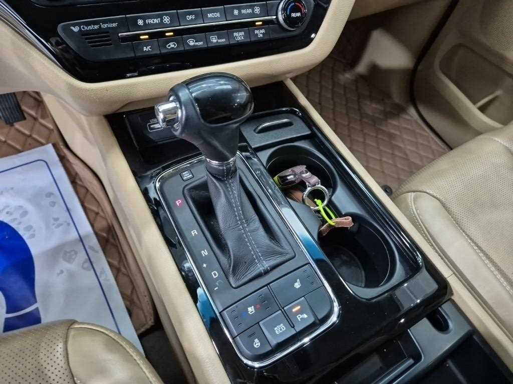 KIA Carnival - Vista 8