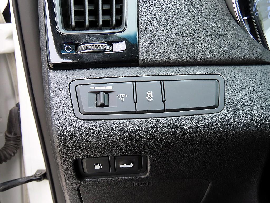 HYUNDAI Sonata - Vista 12