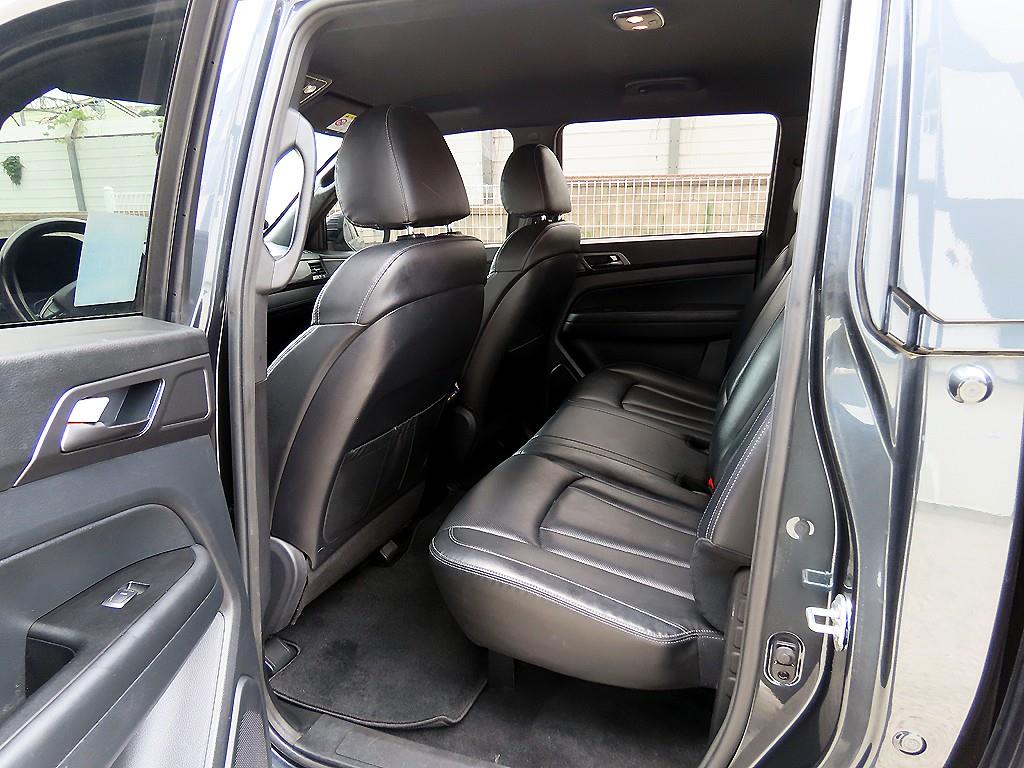 Ssangyong Rexton - Vista 6