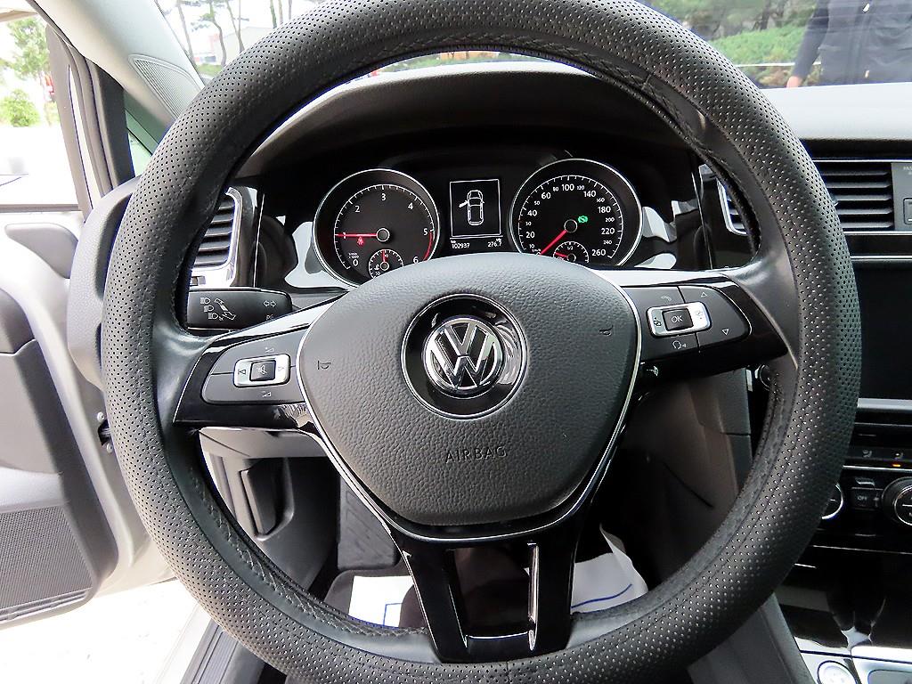 Volkswagen Golf - Vista 8