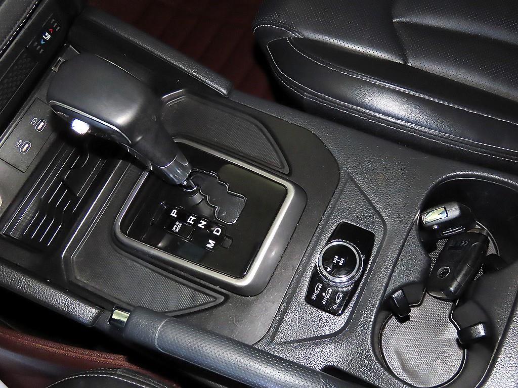 Ssangyong Rexton - Vista 12