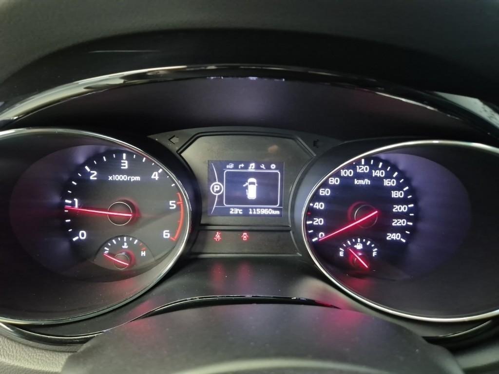 KIA Carnival - Vista 6