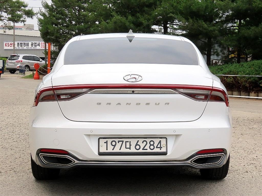 HYUNDAI Grandeur - Vista 4