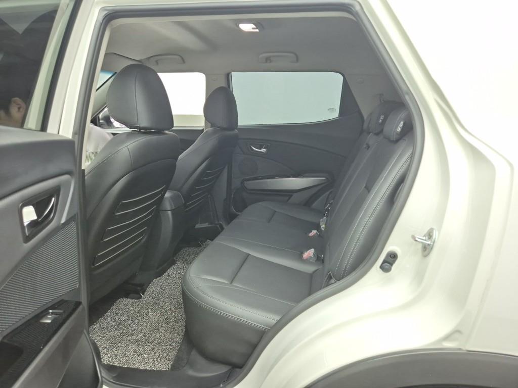 Ssangyong Tivoli - Vista 11