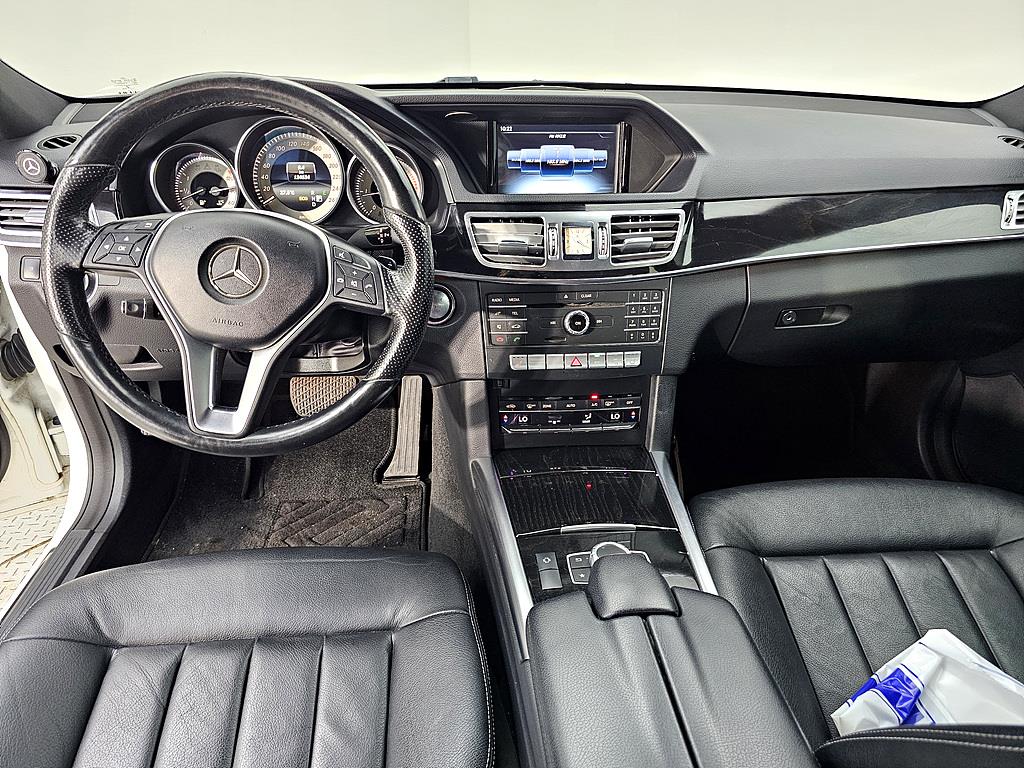 Mercedes Benz E class - Vista 5