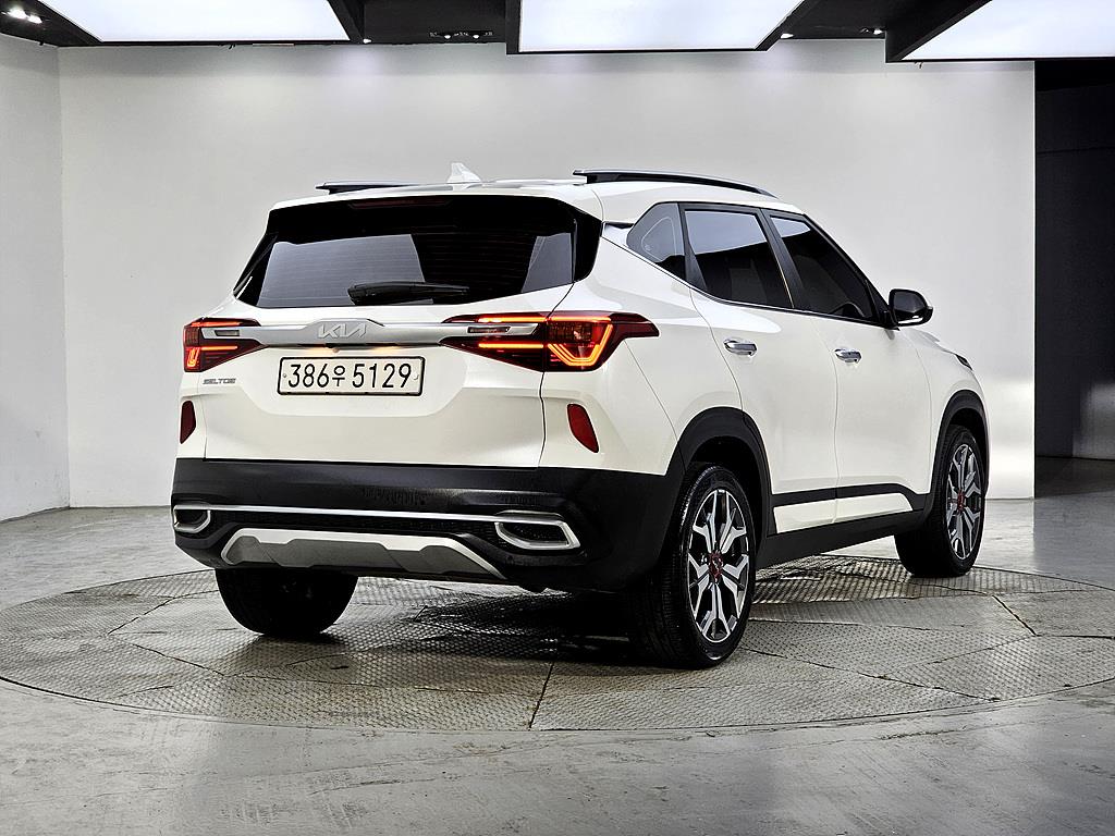 KIA Seltos - Vista 4