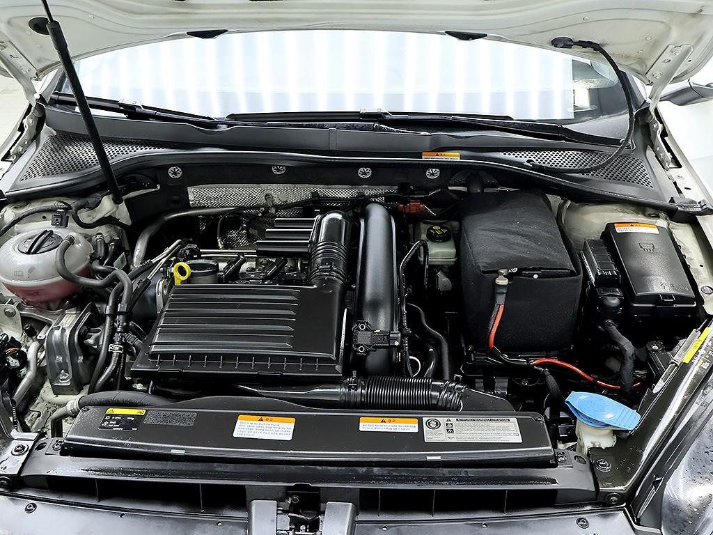 Volkswagen Golf 2016 Blanco - Importación desde Corea - HF Imports Iquique - Foto 7