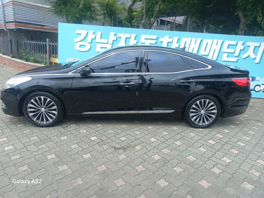 HYUNDAI Grandeur - Vista 5