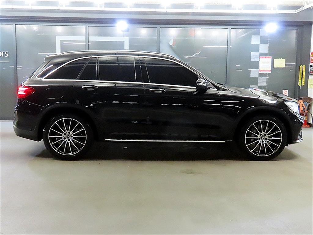 Mercedes Benz GLC Class - Vista 3