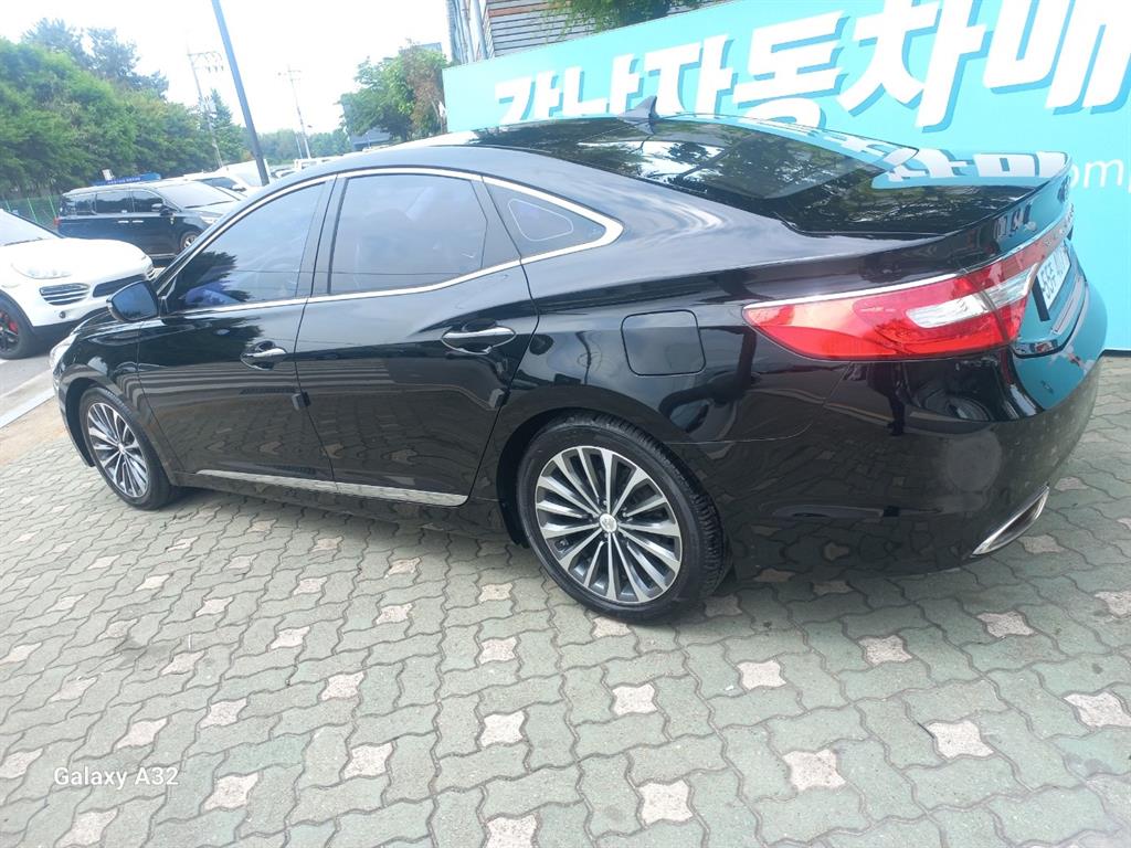 HYUNDAI Grandeur - Vista 4
