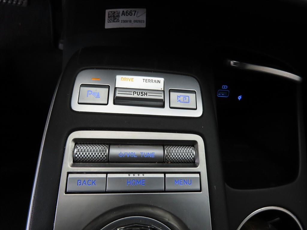Genesis GV70 - Vista 8