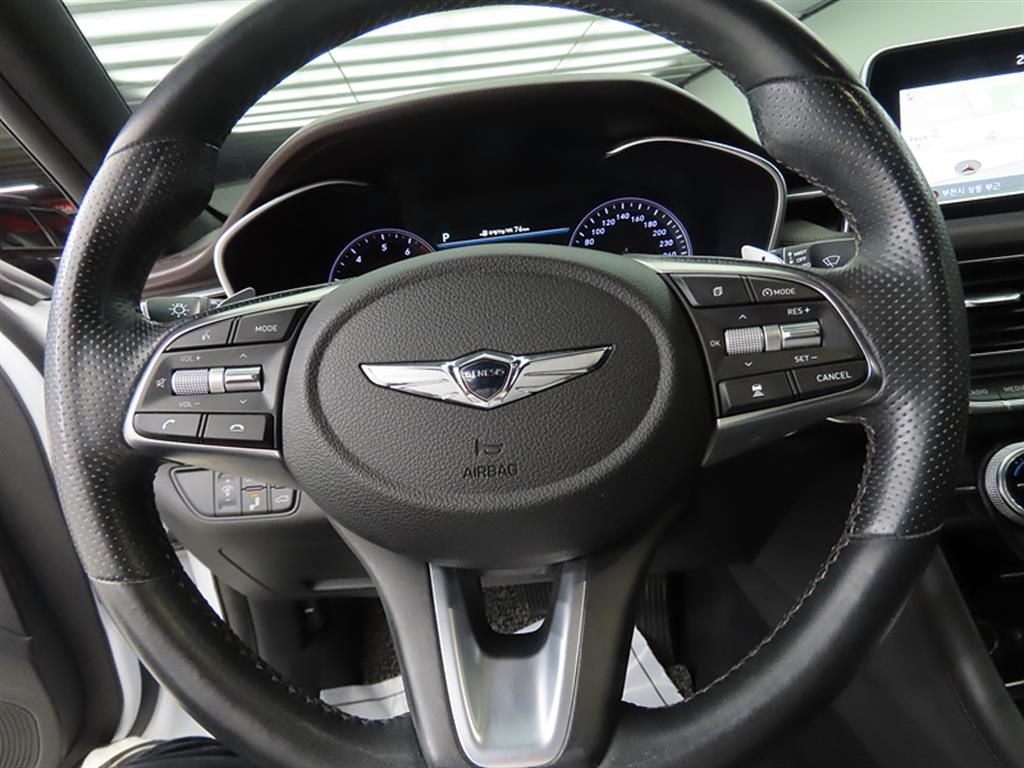 Genesis G70 - Vista 8