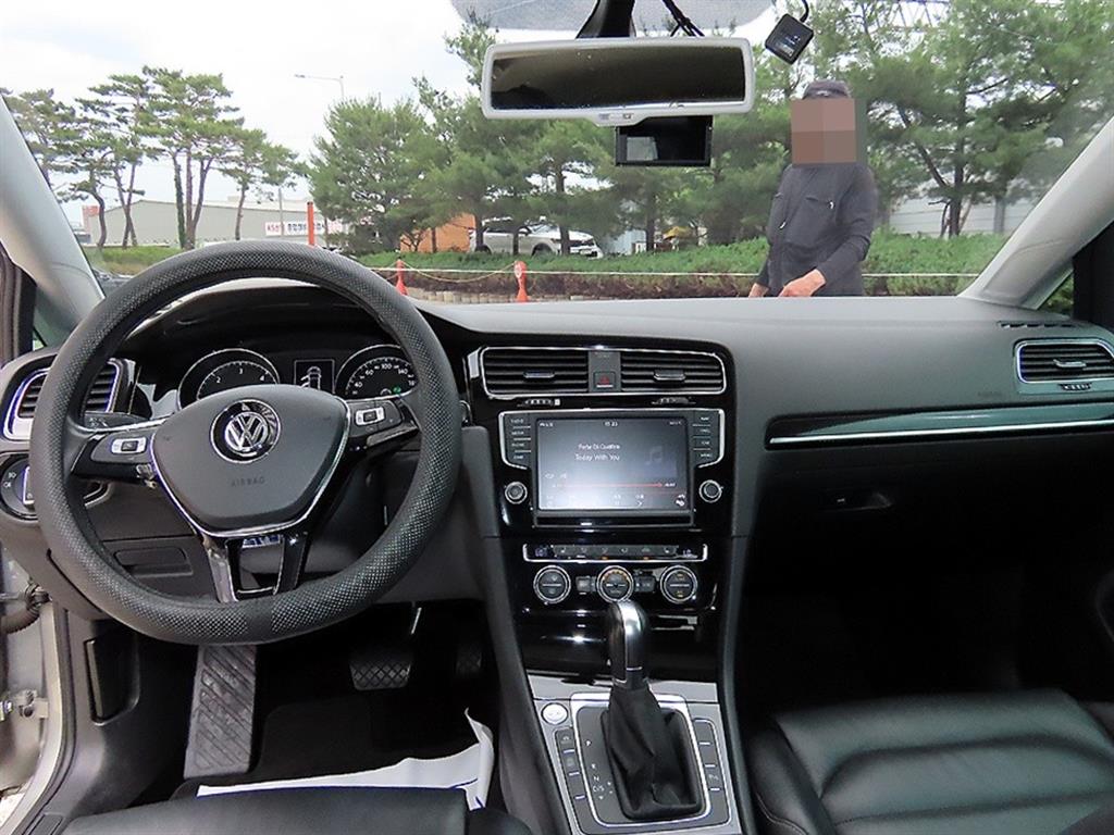 Volkswagen Golf - Vista 7